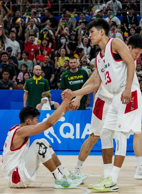 中国vs立陶宛大运会男篮的相关图片