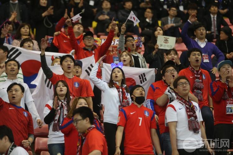 中国vs韩国长沙球迷比赛的相关图片