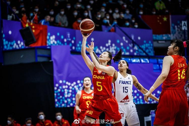 中国女篮vs法国女篮军旗的相关图片