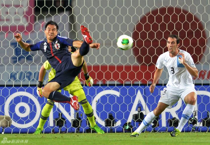 乌拉圭vs日本谁让球的相关图片