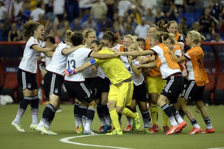 塞维利亚女足vs德国女足的相关图片