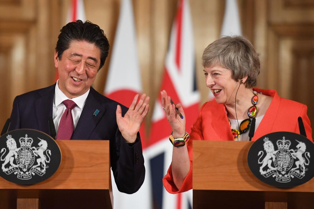 现代英国vs日本的相关图片